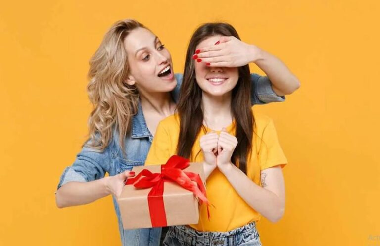 30 Gift Ideas for Your Girlfriend