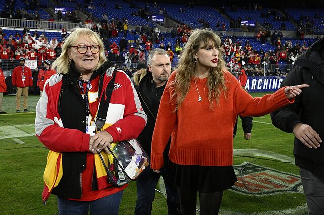 Taylor Swift and Travis Kelce: A Love Story Unveiled at Chiefs Party in Las Vegas